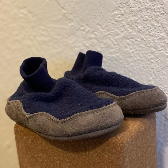 L. L. Bean Fleece And Suede 5-6T Kids Blue Slippers - Picture 2 of 7
